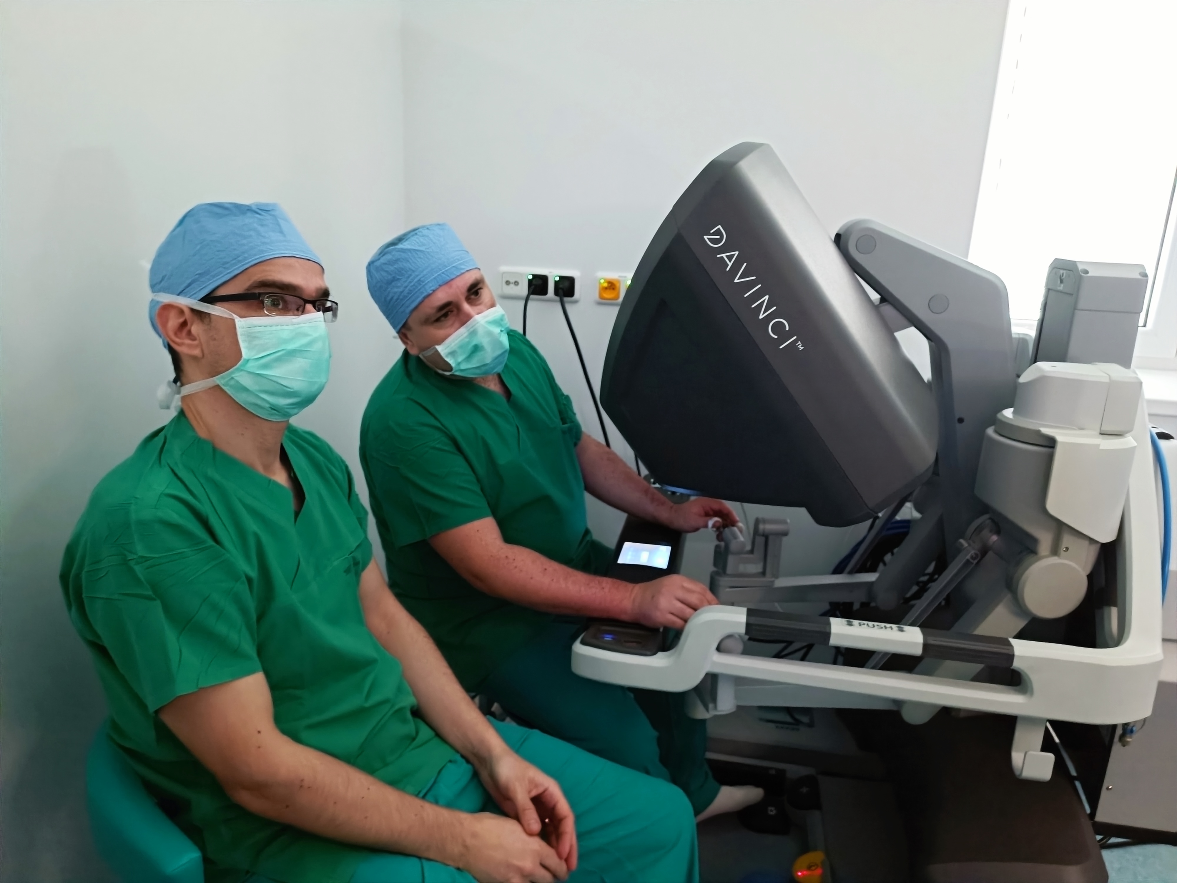 UNM spustila robotické operácie na hrudníku ako prvá nemocnica na Slovensku