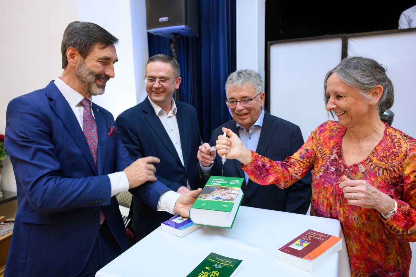 Intenzívna starostlivosť v pediatrii – krst vedeckej monografie